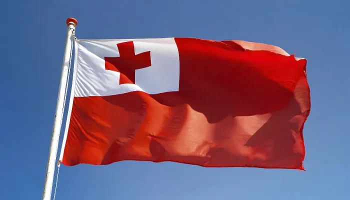 Gerahmter Druck : Das Flagge von Tonga, flatternd im Wind. Gerahmter Druck : Das Flagge von Tonga, flatternd im Wind.