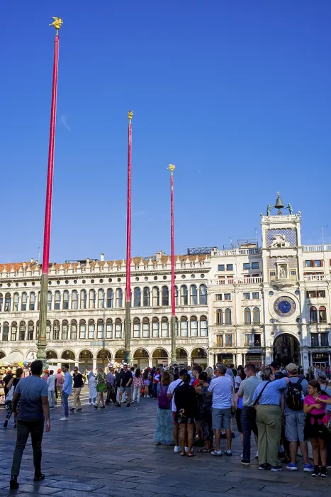 Gerahmter Druck : Flagmasten auf dem Markusplatz. Gerahmter Druck : Flagmasten auf dem Markusplatz.
