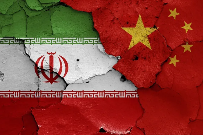 Gerahmter Druck : Flaggen des Iran und Chinas. Gerahmter Druck : Flaggen des Iran und Chinas.