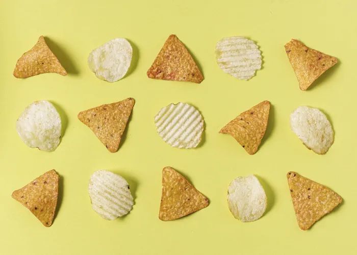 Gerahmter Druck : Flachaufstellung nacho Chips mit Kartoffelchips. Gerahmter Druck : Flachaufstellung nacho Chips mit Kartoffelchips.
