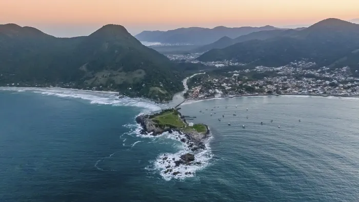 Gerahmter Druck : Florianópolis, Armação-Beach. Gerahmter Druck : Florianópolis, Armação-Beach.