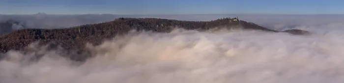 Gerahmter Druck : Dampf, Schloss Teck über den Wolken Gerahmter Druck : Dampf, Schloss Teck über den Wolken