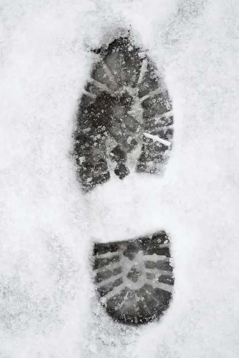 Gerahmter Druck : Fußabdruck im Schnee. Gerahmter Druck : Fußabdruck im Schnee.