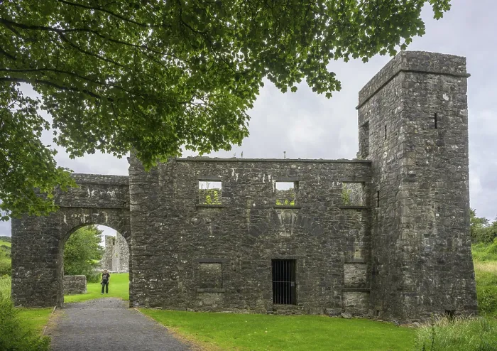 Gerahmter Druck : Fore Abbey-Anbau mit Tor, Fore Gerahmter Druck : Fore Abbey-Anbau mit Tor, Fore
