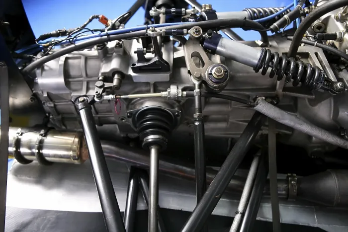 Gerahmter Druck : Formel-eins-Rennwagenmotor-Details Gerahmter Druck : Formel-eins-Rennwagenmotor-Details