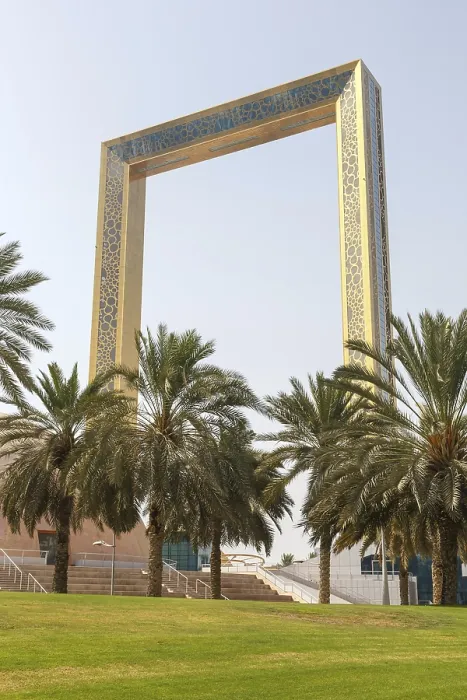 Gerahmter Druck : Die Rahmenarchitektur in Dubai. Gerahmter Druck : Die Rahmenarchitektur in Dubai.