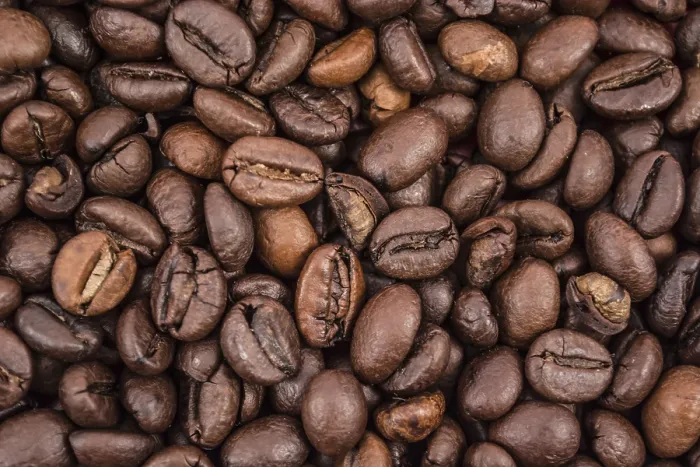 Gerahmter Druck : Kaffeebohnen in voller Präsentation Gerahmter Druck : Kaffeebohnen in voller Präsentation