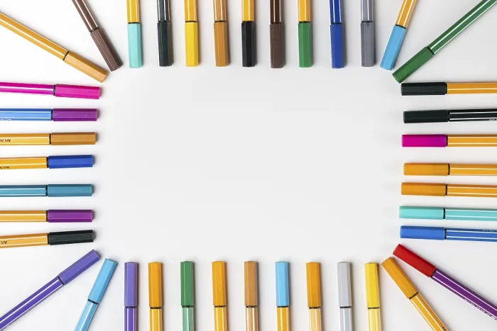 Gerahmter Druck : Ein Rahmen aus Fineliner, weißer Hintergrund. Gerahmter Druck : Ein Rahmen aus Fineliner, weißer Hintergrund.
