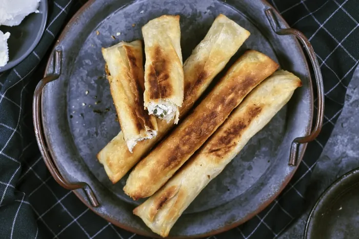Gerahmter Druck : Frische gebackene Börek. Gerahmter Druck : Frische gebackene Börek.