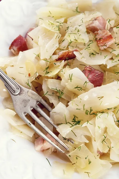 Gerahmter Druck : Frischer Kohl mit Speck. Gerahmter Druck : Frischer Kohl mit Speck.