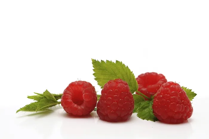 Gerahmter Druck : Frische Himbeeren Gerahmter Druck : Frische Himbeeren