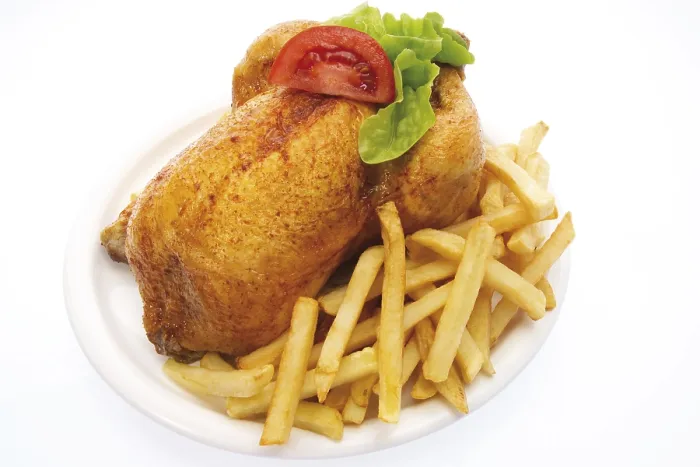 Gerahmter Druck : Frittier Hühnchen mit Pommes. Gerahmter Druck : Frittier Hühnchen mit Pommes.