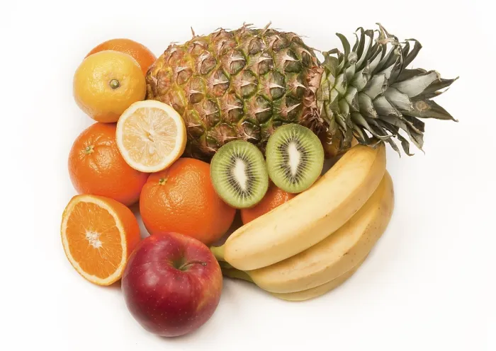 Gerahmter Druck : Obstsorten, Ananas, Kiwi. Gerahmter Druck : Obstsorten, Ananas, Kiwi.