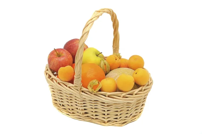 Gerahmter Druck : Obstkorbständer mit frischem Obst. Gerahmter Druck : Obstkorbständer mit frischem Obst.