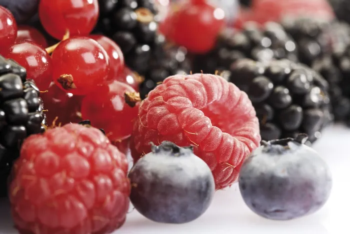 Gerahmter Druck : Beeren des Waldes Früchte Gerahmter Druck : Beeren des Waldes Früchte