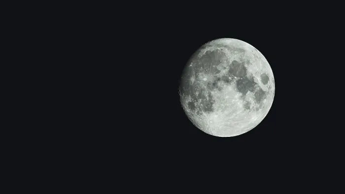 Gerahmter Druck : Vollmond im schwarzen Himmel, Devon. Gerahmter Druck : Vollmond im schwarzen Himmel, Devon.