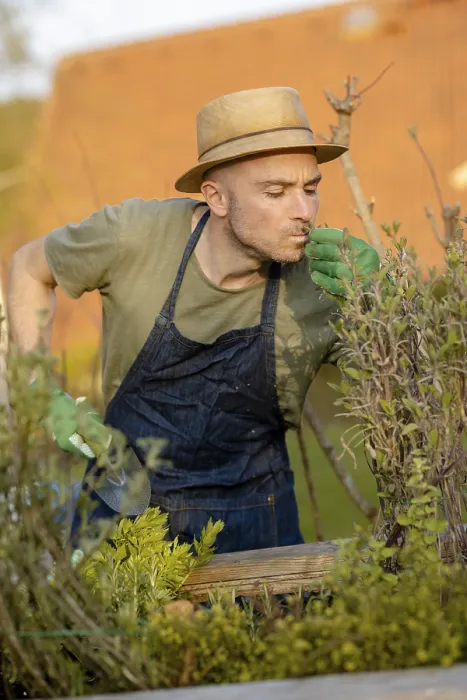 Gerahmter Druck : Gardener Gerahmter Druck : Gardener