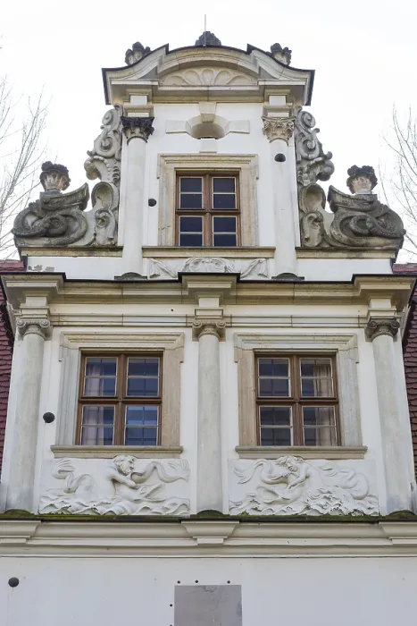 Gerahmter Druck : Detail des Torhauses zum ehemaligen Gutshaus in Dolitz. Gerahmter Druck : Detail des Torhauses zum ehemaligen Gutshaus in Dolitz.