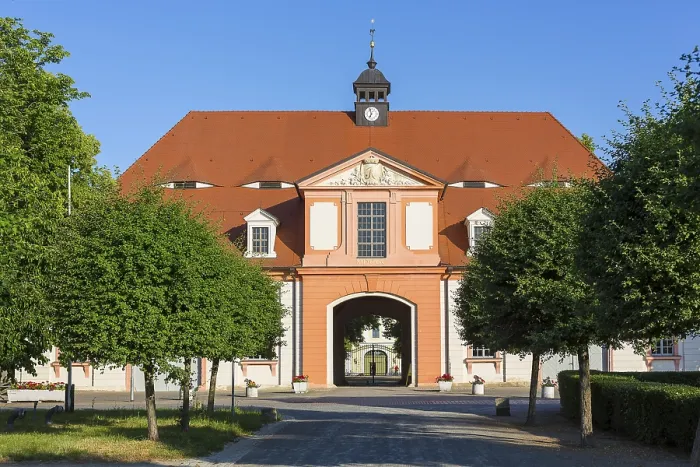 Gerahmter Druck : Torhaus einer Pferdezucht in Graditz. Gerahmter Druck : Torhaus einer Pferdezucht in Graditz.