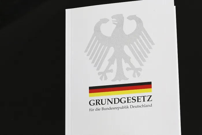 Gerahmter Druck : Grundgesetz Gerahmter Druck : Grundgesetz