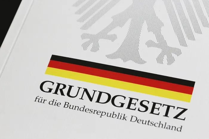 Gerahmter Druck : Der Grundgesetzentwurf von 1948 Gerahmter Druck : Der Grundgesetzentwurf von 1948