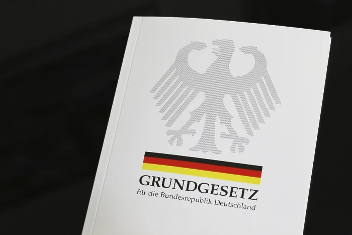 Gerahmter Druck : Grundgesetz Gerahmter Druck : Grundgesetz