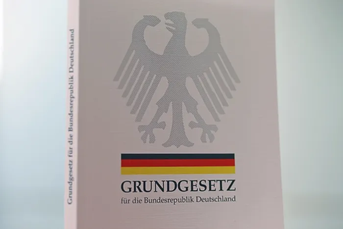 Gerahmter Druck : Grundgesetz Gerahmter Druck : Grundgesetz