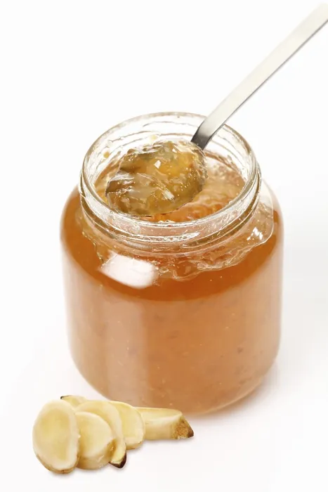 Gerahmter Druck : Ingwerjam in einer Schüssel und in einem Glas. Gerahmter Druck : Ingwerjam in einer Schüssel und in einem Glas.