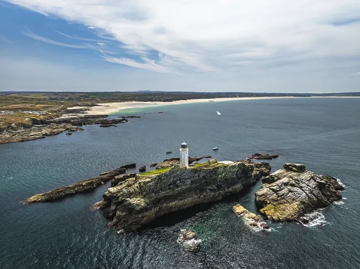 Gerahmter Druck : Godrevy Leuchtturm aus einer Drohne.