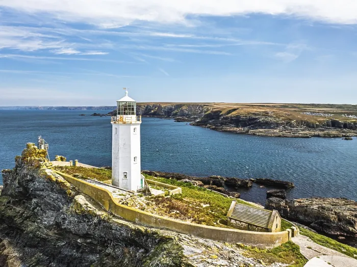 Gerahmter Druck : Godrevy-Leuchtturm aus einer Drohne Gerahmter Druck : Godrevy-Leuchtturm aus einer Drohne