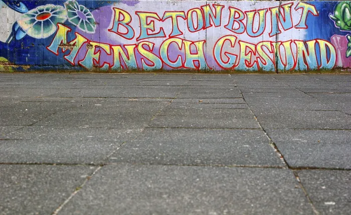 Gerahmter Druck : Blick auf Graffiti in Berlin Gerahmter Druck : Blick auf Graffiti in Berlin
