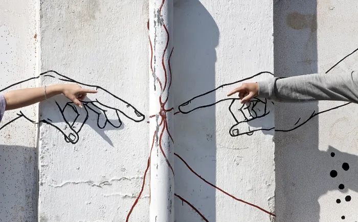 Gerahmter Druck : Graffiti auf einer Hauswand. Gerahmter Druck : Graffiti auf einer Hauswand.