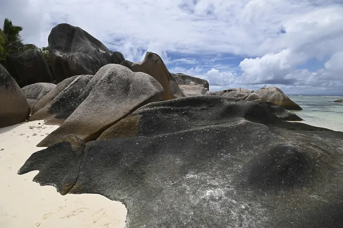 Gerahmter Druck : Granitfelsen auf der Strand von Anse Source d'Argent. Gerahmter Druck : Granitfelsen auf der Strand von Anse Source d'Argent.