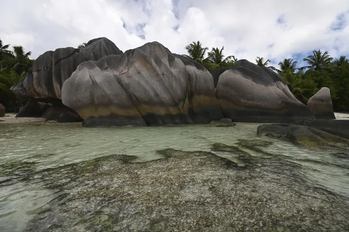 Gerahmter Druck : Granitfelsen am Strand von Anse Source d'Argent. Gerahmter Druck : Granitfelsen am Strand von Anse Source d'Argent.