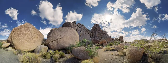 Gerahmter Druck : Granitfelsen der Split Rocks mit Cumuluswolken. Gerahmter Druck : Granitfelsen der Split Rocks mit Cumuluswolken.