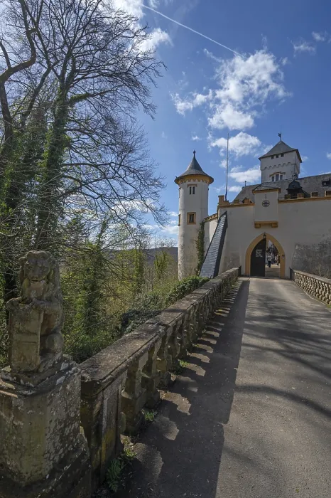 Gerahmter Druck : Schloss Greifenstein mit Zugbrücke