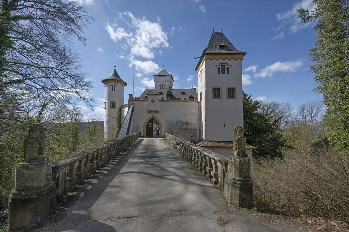 Gerahmter Druck : Schloss Greifenstein mit Zugbrücke. Gerahmter Druck : Schloss Greifenstein mit Zugbrücke.