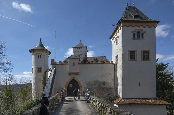 Gerahmter Druck : Schloss Greifenstein mit Zugbrücke. Gerahmter Druck : Schloss Greifenstein mit Zugbrücke.