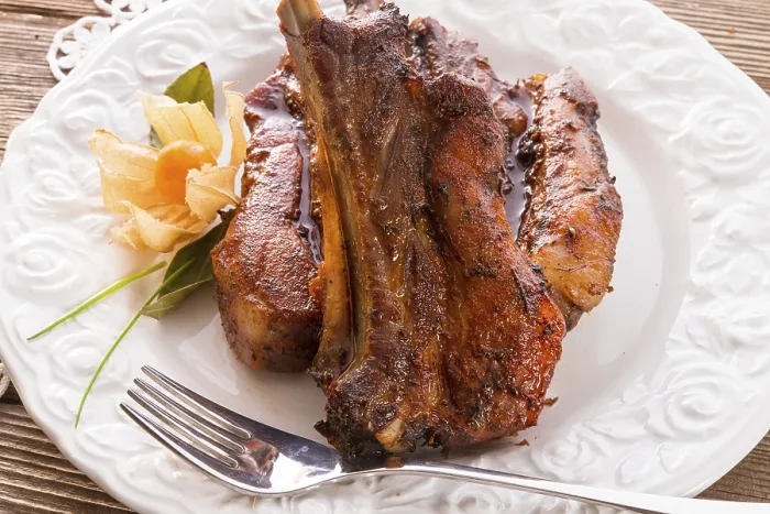 Gerahmter Druck : Gegrillte Rippchen. Gerahmter Druck : Gegrillte Rippchen.