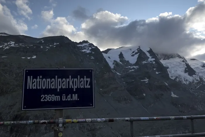 Gerahmter Druck : Großglockner, Gipfel in Wolken Gerahmter Druck : Großglockner, Gipfel in Wolken