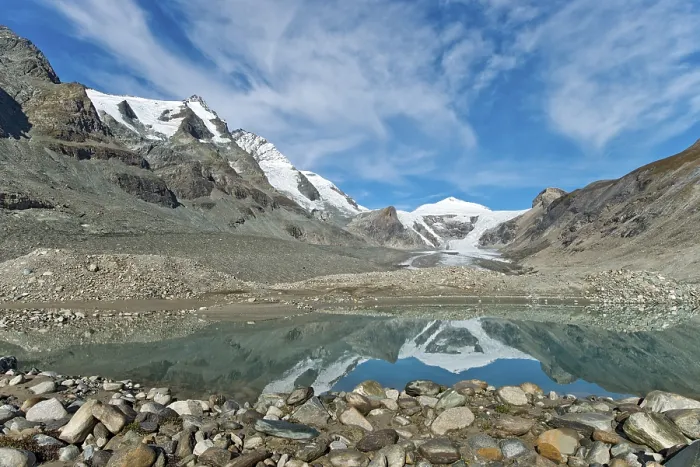 Gerahmter Druck : Großglockner spiegelt sich im Sandersee. Gerahmter Druck : Großglockner spiegelt sich im Sandersee.
