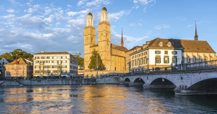 Gerahmter Druck : Grossmünster, Abendstimmung Gerahmter Druck : Grossmünster, Abendstimmung