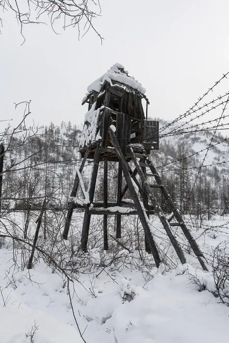 Gerahmter Druck : Ehemaliger Gulag an der Straße der Knochen. Gerahmter Druck : Ehemaliger Gulag an der Straße der Knochen.