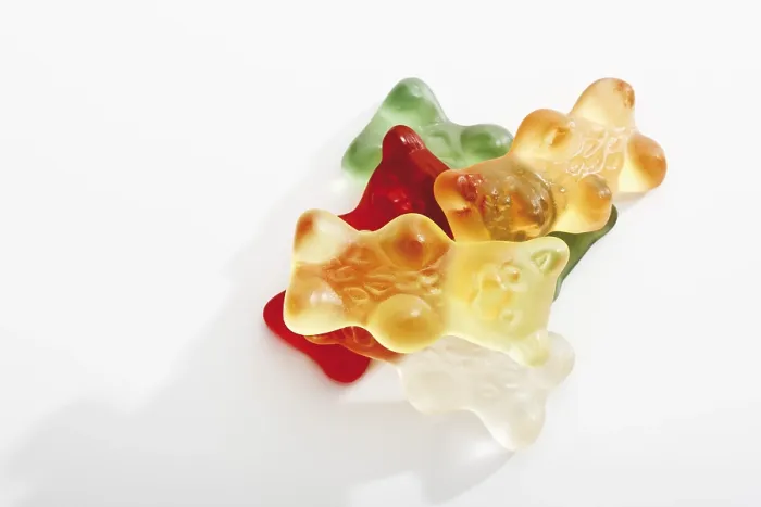 Gerahmter Druck : Kaugummibärchen stapeln. Gerahmter Druck : Kaugummibärchen stapeln.