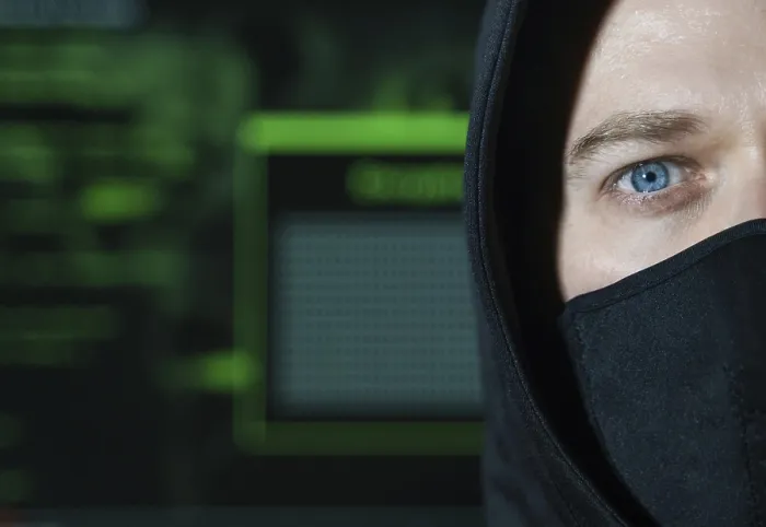 Gerahmter Druck : Hacker in schwarzer Maske. Hacking- und Internet-Sicherheitskonzept. Gerahmter Druck : Hacker in schwarzer Maske. Hacking- und Internet-Sicherheitskonzept.