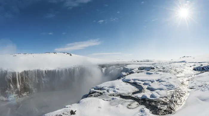 Gerahmter Druck : Hafragilsfoss-Wasserfall im Winter Gerahmter Druck : Hafragilsfoss-Wasserfall im Winter