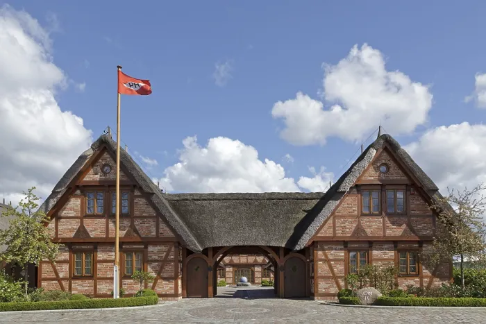 Gerahmter Druck : Halbzeilengebäude, Hotel Gerahmter Druck : Halbzeilengebäude, Hotel