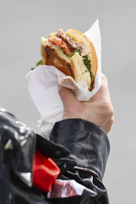 Gerahmter Druck : Hamburger-Mahlzeit Gerahmter Druck : Hamburger-Mahlzeit