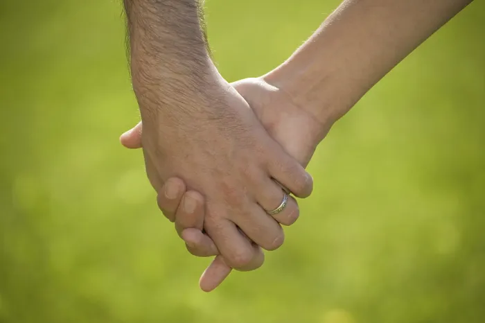 Gerahmter Druck : Hand in Hand Gerahmter Druck : Hand in Hand