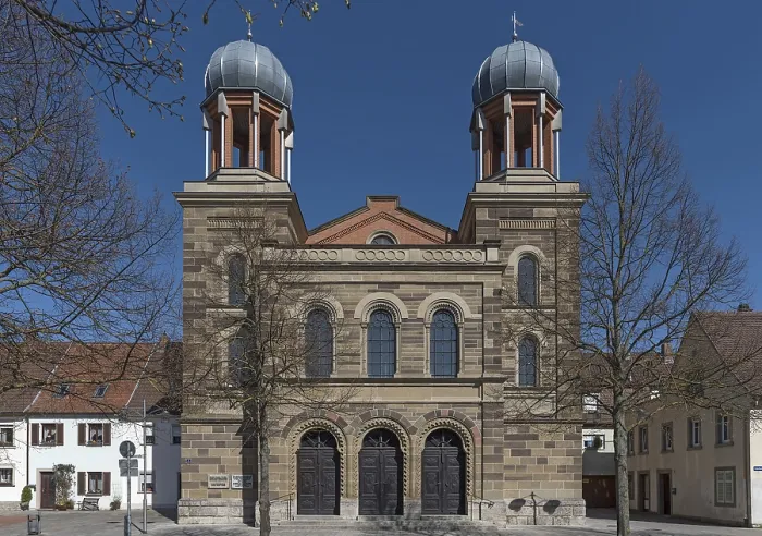 Gerahmter Druck : Haptische Fassade der ehemaligen Synagoge Gerahmter Druck : Haptische Fassade der ehemaligen Synagoge